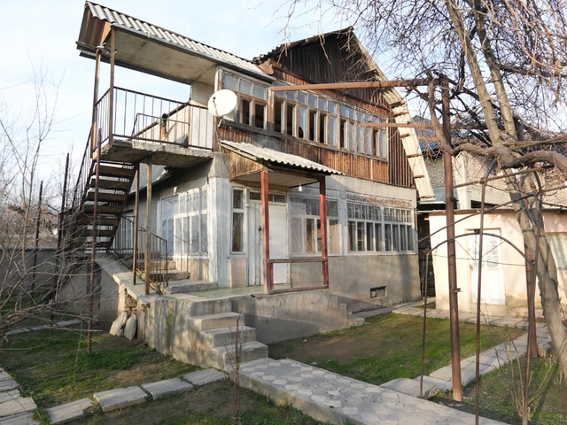 2 этажн. 2-комн. дом, 6 соток, Камонгарон