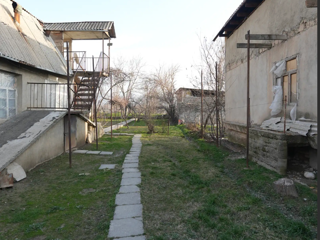 2 этажн. 2-комн. дом, 6 соток, Камонгарон